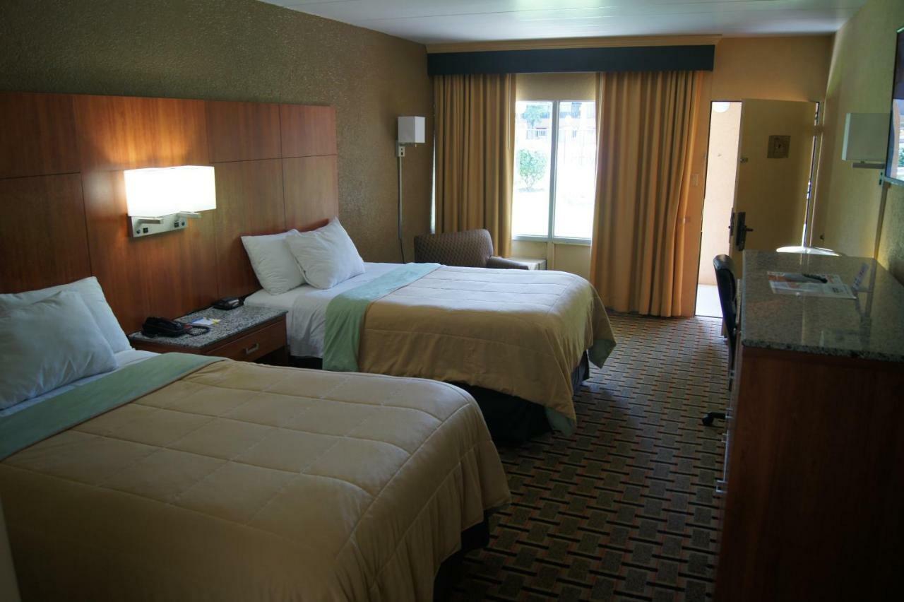 Days Inn By Wyndham Durham/Near Duke University Ngoại thất bức ảnh