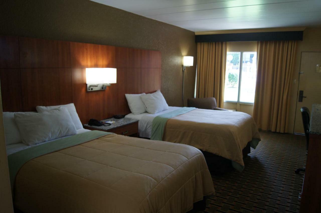 Days Inn By Wyndham Durham/Near Duke University Ngoại thất bức ảnh