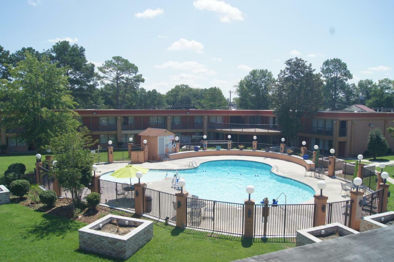 Days Inn By Wyndham Durham/Near Duke University Ngoại thất bức ảnh