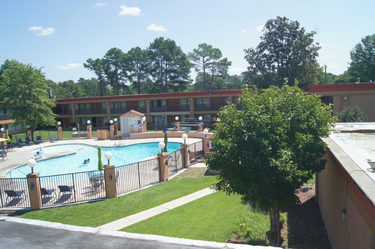 Days Inn By Wyndham Durham/Near Duke University Ngoại thất bức ảnh