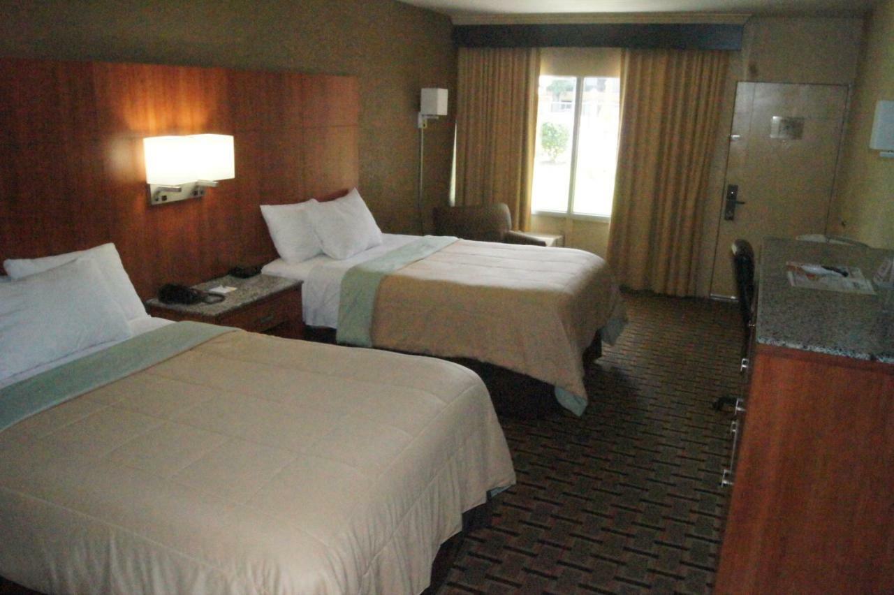 Days Inn By Wyndham Durham/Near Duke University Ngoại thất bức ảnh