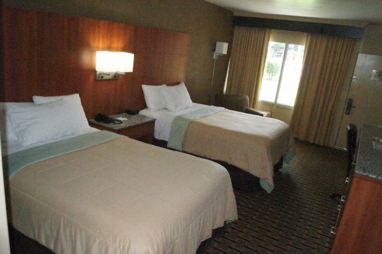 Days Inn By Wyndham Durham/Near Duke University Ngoại thất bức ảnh