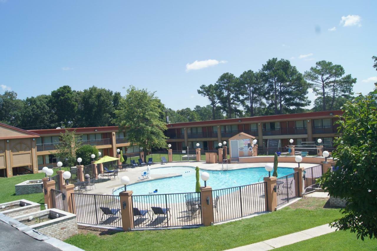 Days Inn By Wyndham Durham/Near Duke University Ngoại thất bức ảnh